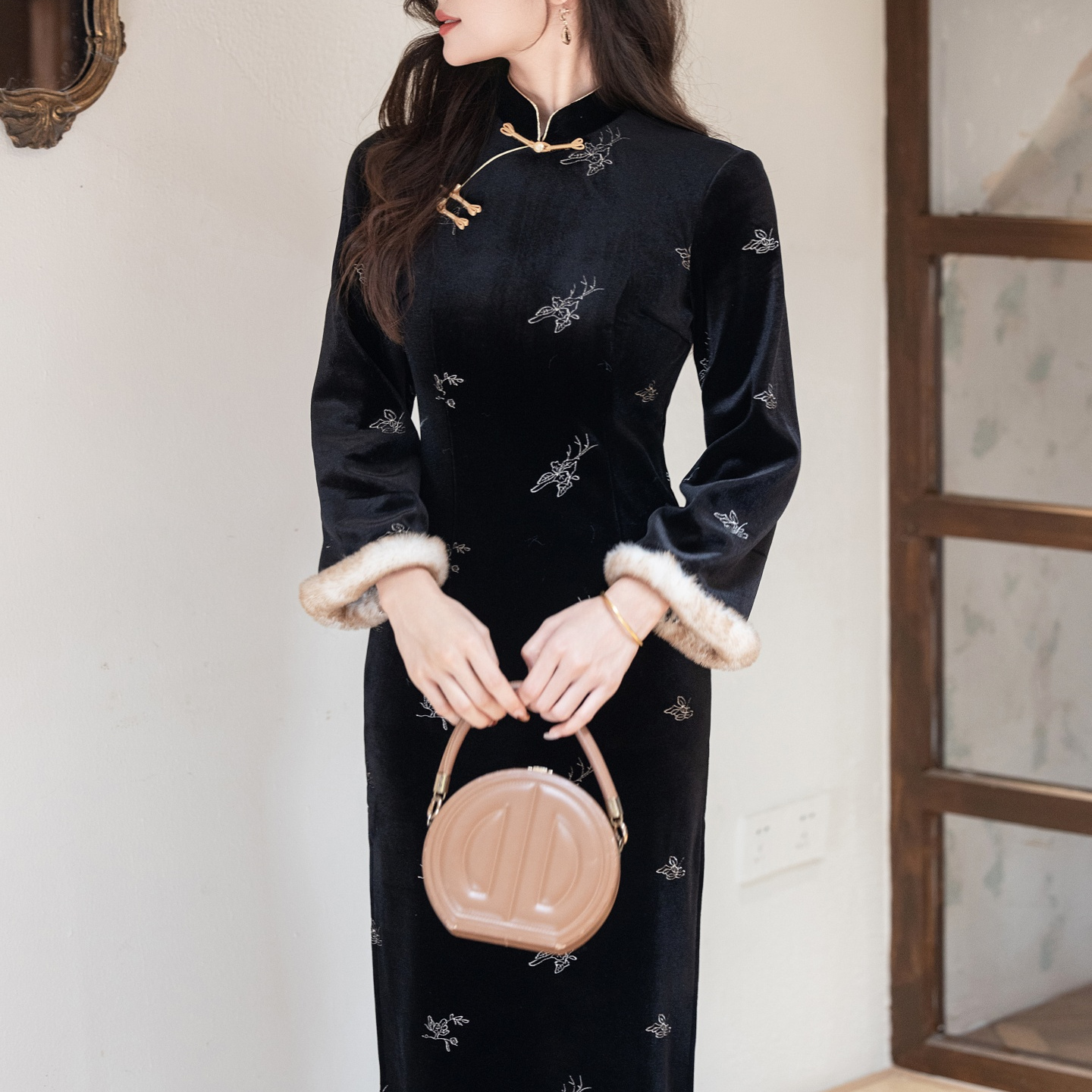 新中式黑色刺绣长袖旗袍女复古风