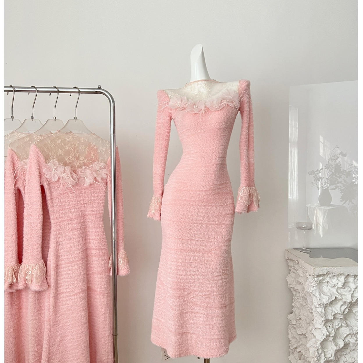 Sun雅乔温柔乡网纱蕾丝拼接毛绒针织长袖连衣裙