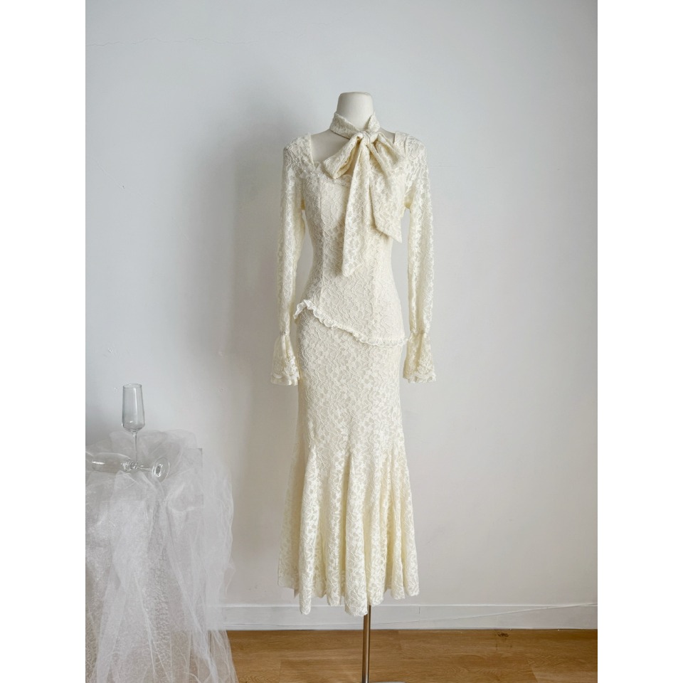 SISI JIANG“雪绒恋人”法式复古蕾丝宫廷喇叭袖鱼尾包臀连衣裙