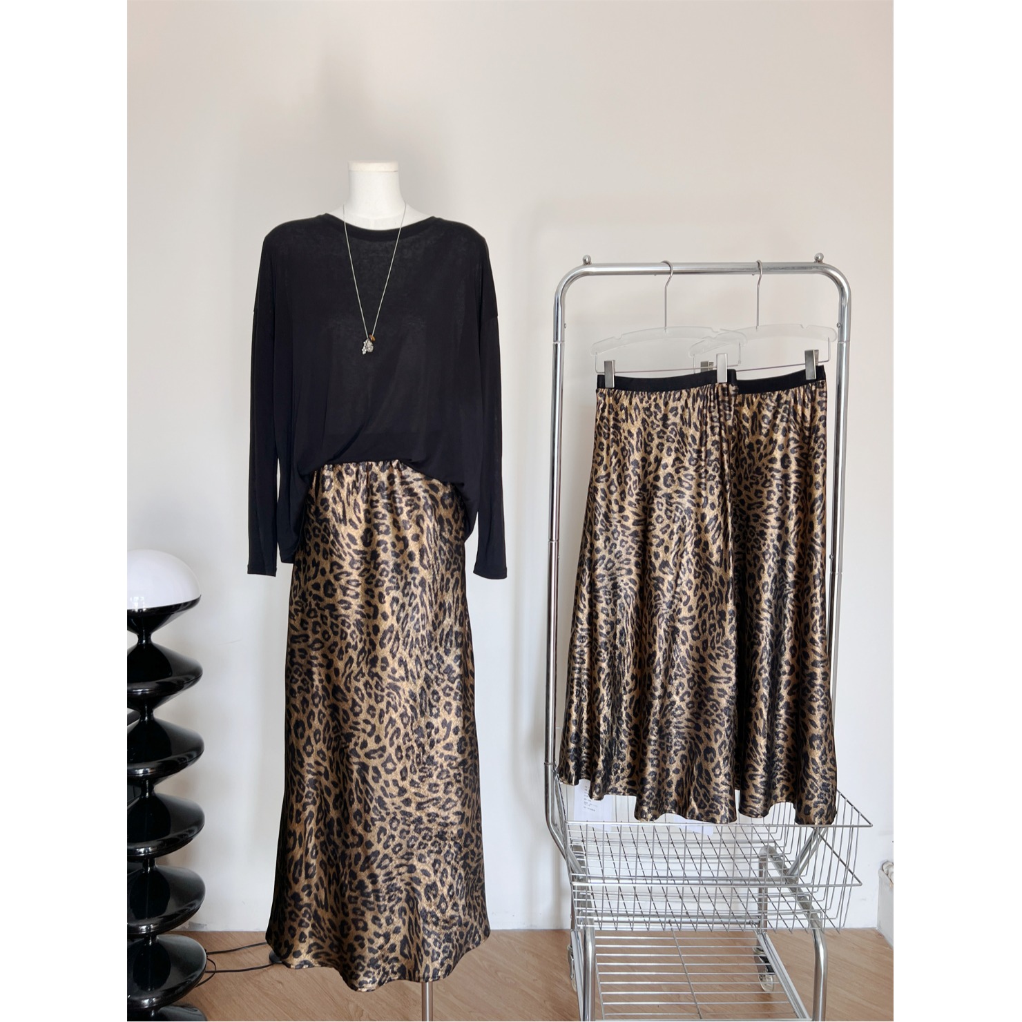 明星同款what a flick松紧腰垂感光泽感豹纹裙长款显瘦半身裙