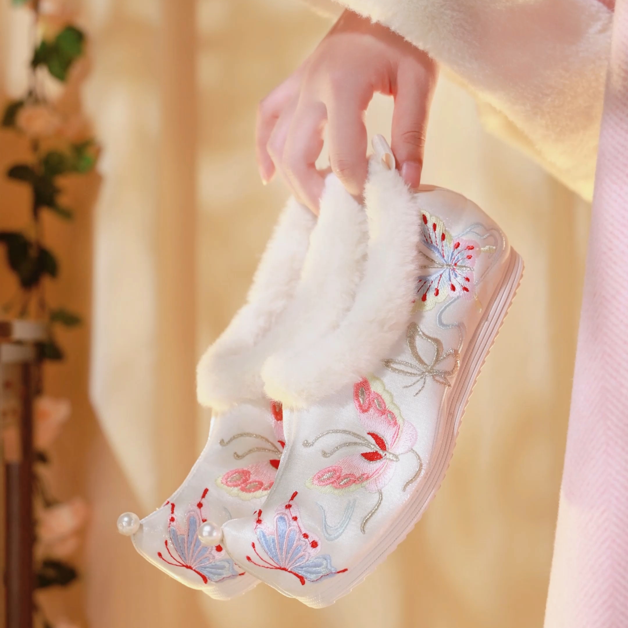 古风汉服鞋女冬季加绒增高配马面