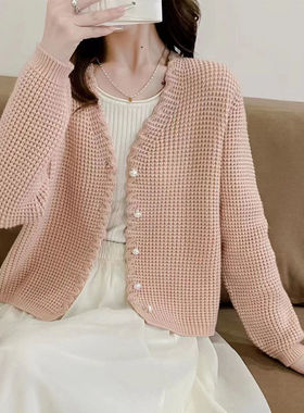 针织衫女开衫宽松短款小香风今年流行的紫色毛衣外套2024新款上衣