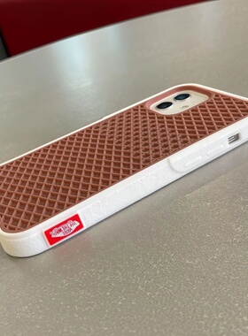 万斯鞋底适用iPhone17手机壳个性15创意14promax男女新款16pm设计师13苹果12mini高级感小众11硅胶xs全包防摔