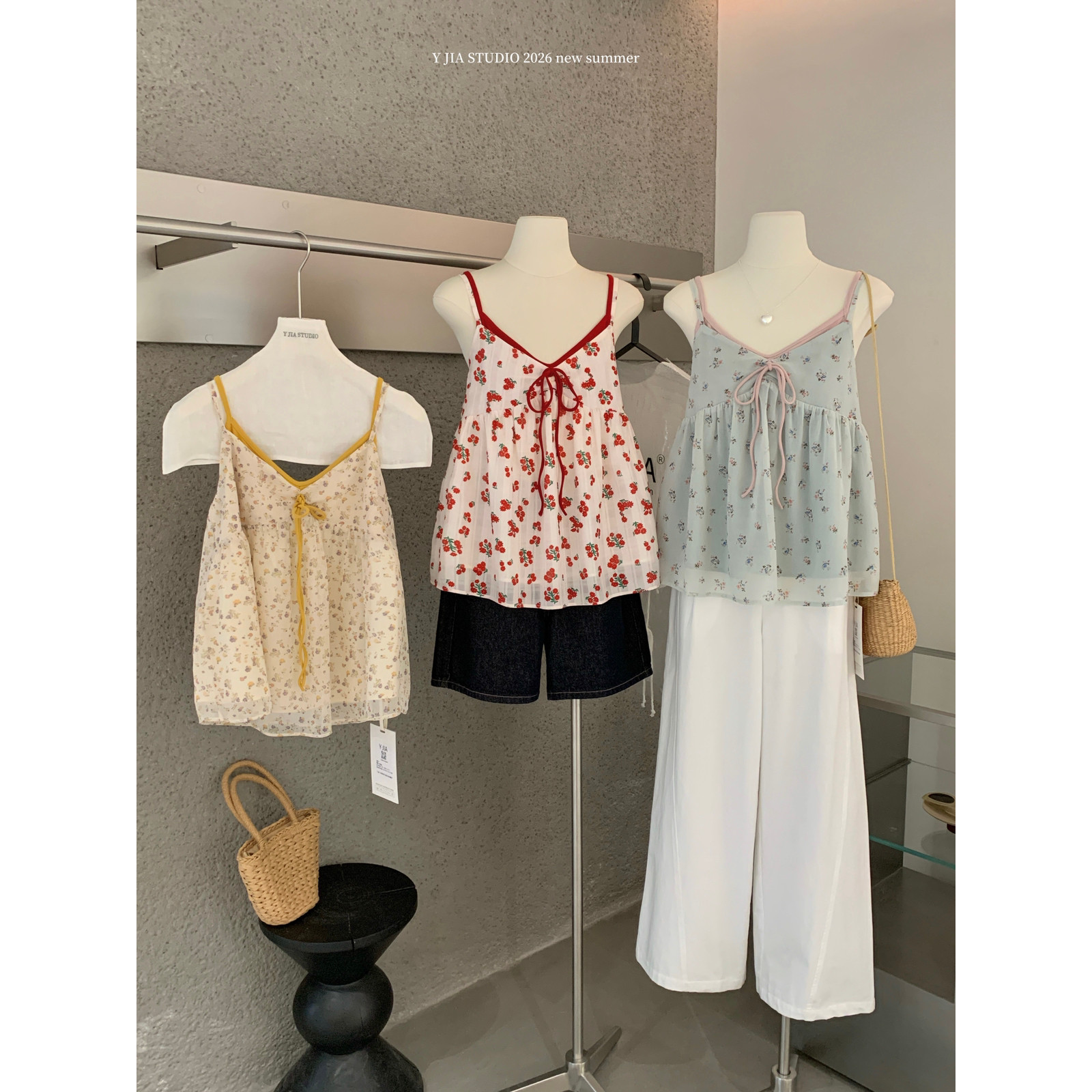 Y.JIA伊嘉十三行2026夏季V领假两件韩系吊带雪纺衫碎花上衣女3353