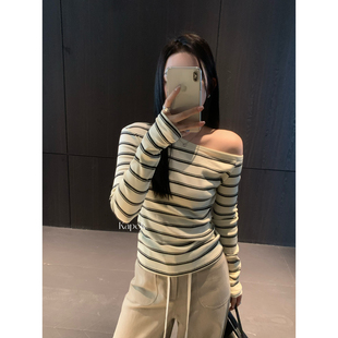 KAPOK十三行秋季新款休闲不挑人露肩显瘦条纹长袖T恤上衣女25397