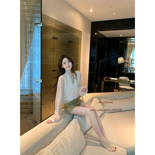 AS OFFICIAL十三行2025秋季新款v领飘带珠光雪纺小衫上衣女25276
