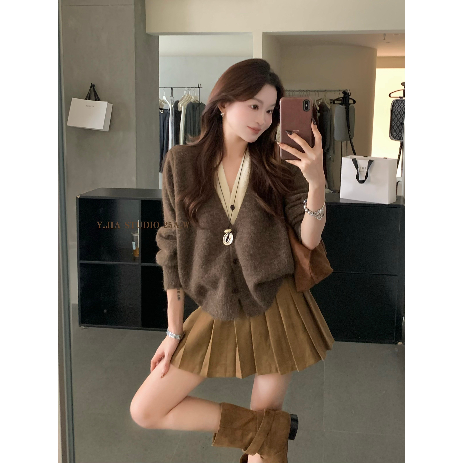 Y.JIA十三行秋上新休闲简约设计感撞色假两件V领针织开衫女617-5