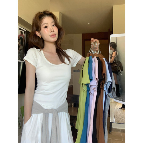 简约百搭U领修身显瘦短袖T恤女