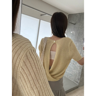 VI+唯一家十三行夏宽松纯欲露背小心机设计圆领韩风针织衫女96966