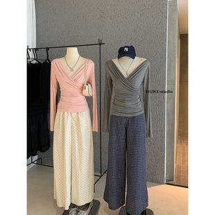 T恤女W7635 设计收腰显瘦长袖 WGWE十三行秋冬法式 气质荡领羊绒长袖