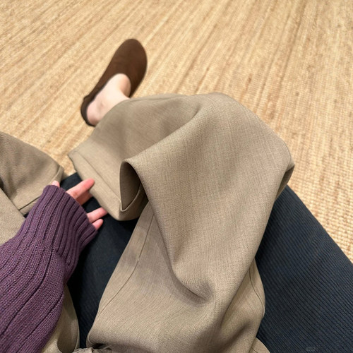卡其色老钱风阔腿西装裤子春季大码女装运动休闲裤今年流行梧桐裤 - 封面