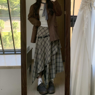 梨型身材伯克利裙子 女装 咖色不规则格纹半身裙2026春季 美拉德大码