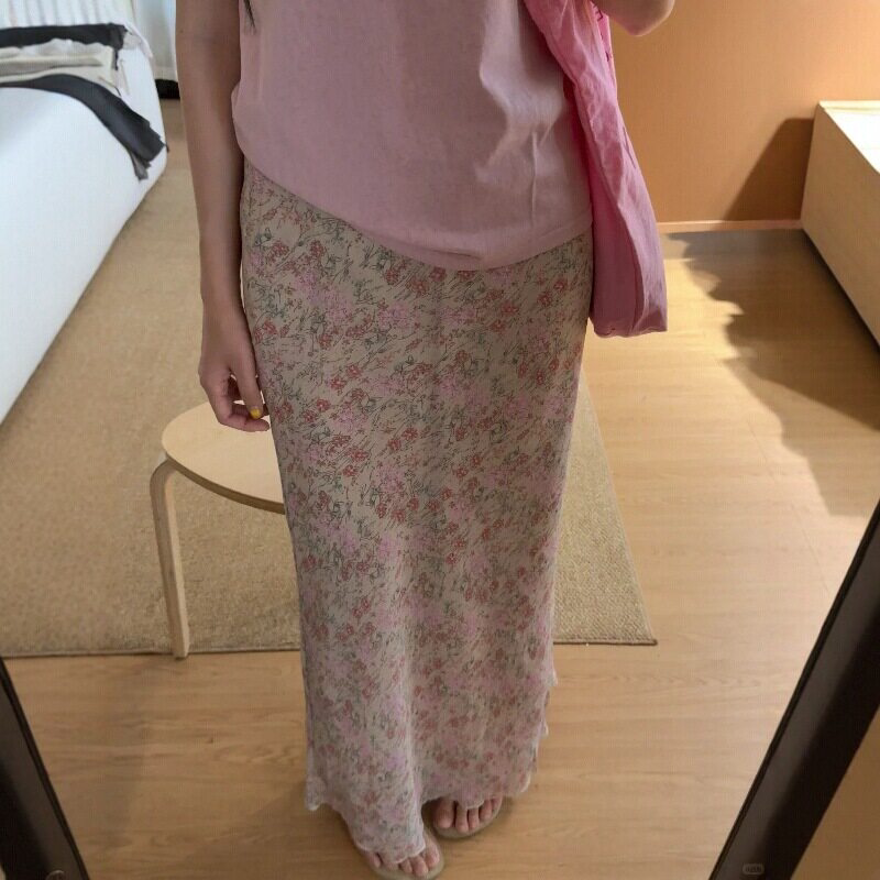 韩系多巴胺粉色碎花半身裙女款春季包臀雪纺裙子大码显瘦直筒长裙