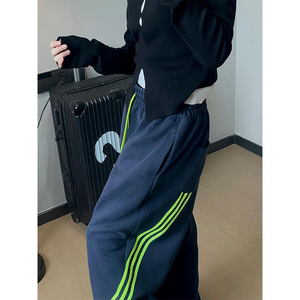侧边三条杠运动裤女秋冬季胖mm大码条纹卫裤慵懒阔腿显瘦休闲裤子