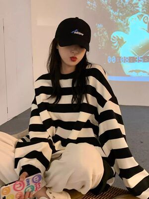 中长款黑白条纹圆领卫衣女