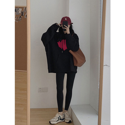 黑色爱心连帽卫衣女款