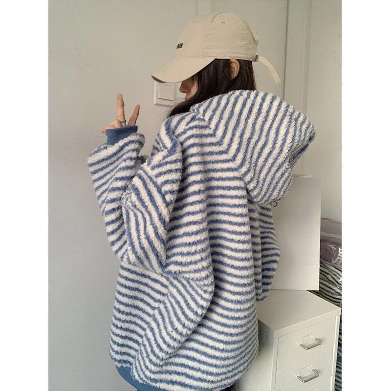 蓝色条纹羊羔绒连帽卫衣女