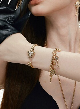 爱锁芯系列复古做旧高级钥匙手镯女清新甜美日韩合金无郑州油压