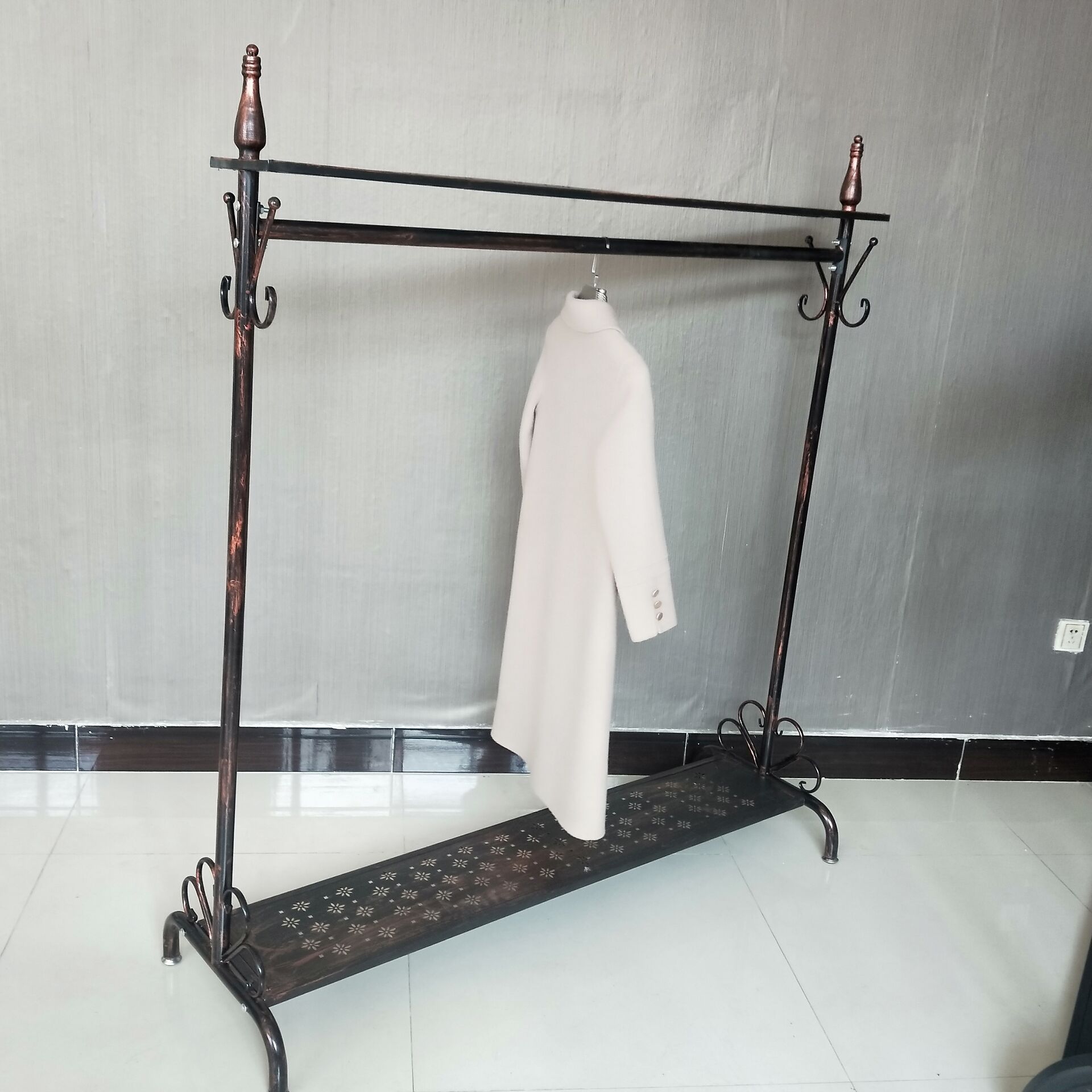 服装店展示架铁艺服装架简约正挂男女装店货架衣架陈列侧挂落地式(非品牌)