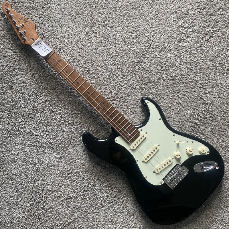 亮黑色三单拾音器ST电吉他 芬达款式单摇琴烤枫木22品 练习培训用