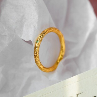 不掉色哪吒乾坤圈镶嵌绿钻中式复古锤纹素圈戒指女A01