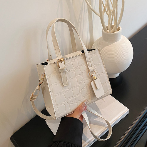 新款潮气质洋气斜挎小方包