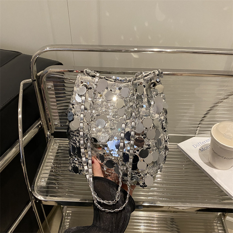 小众休闲包包2025新款时尚女包潮流链条单肩斜挎包亮片洋气水桶包,箱包皮具/热销女包/男包,水桶包,淘宝优惠券,粉丝福利购,淘宝优惠卷