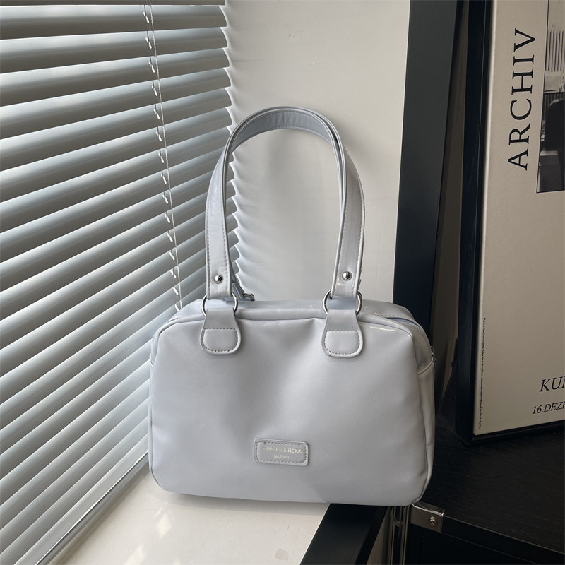 复古气质感2026新款大容量休闲纯色时尚简约单肩斜挎手提小方包