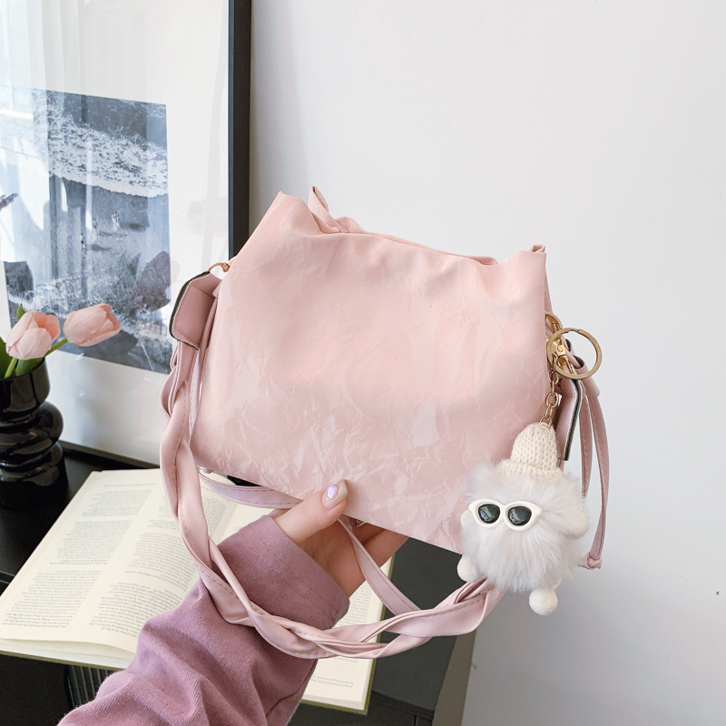 百搭时尚高级感水桶包斜挎包