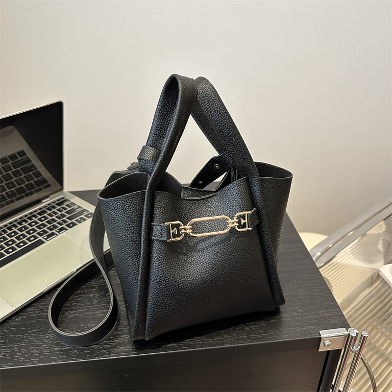 通勤手提斜挎水桶包菜篮子女包