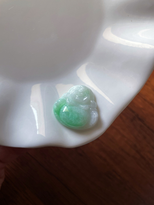 天然翡翠A货玉石白底飘绿小佛公锁骨链挂件吊坠大肚笑佛玉弥勒佛