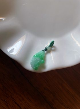 天然a货翡翠玉石小巧精致飘绿遇百财生财白菜锁骨玉坠小吊坠挂件