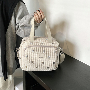 小号妈咪包新款洋气圆点单肩包轻便母婴外出遛娃收纳包斜挎通勤包