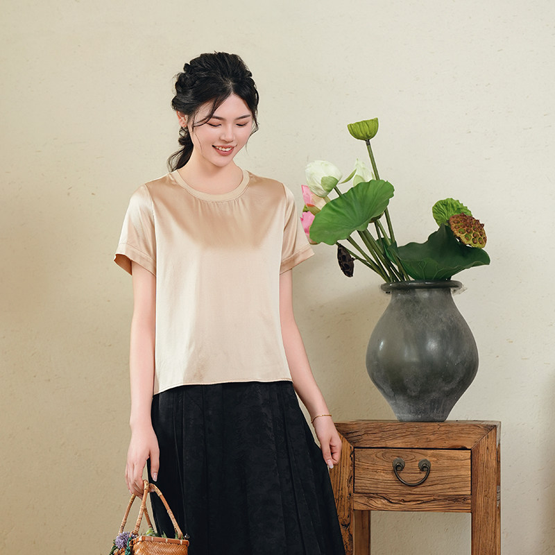 布符年夏季新品圆领短袖上衣宽松独特别致上舒适时尚女装T恤