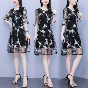RM19770#大码女装2022年夏季新款韩版时尚气质显瘦刺绣网纱连衣裙
