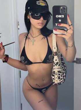 性感辣妹风骷髅烫钻比基尼泳衣女