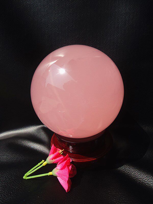 中国水晶矿石天然粉水晶球AA 市面上很少见到120mm粉水晶球