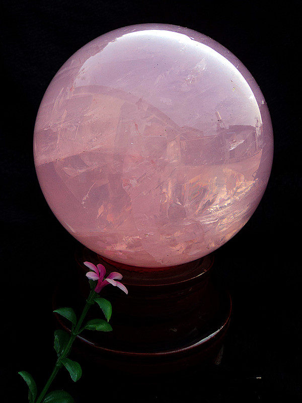 中国水晶矿石天然粉水晶球12.2cm