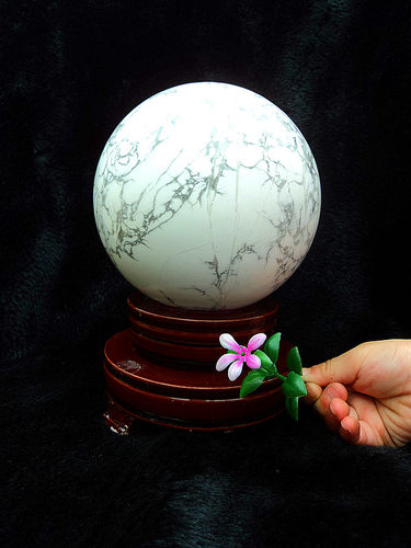 中国水晶矿石天然水晶球白松石球11cm