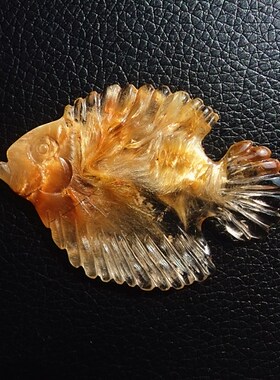 中国水晶矿石天然钛晶金发晶蝴蝶发小鱼吊坠 高61×43×5mm15.5g