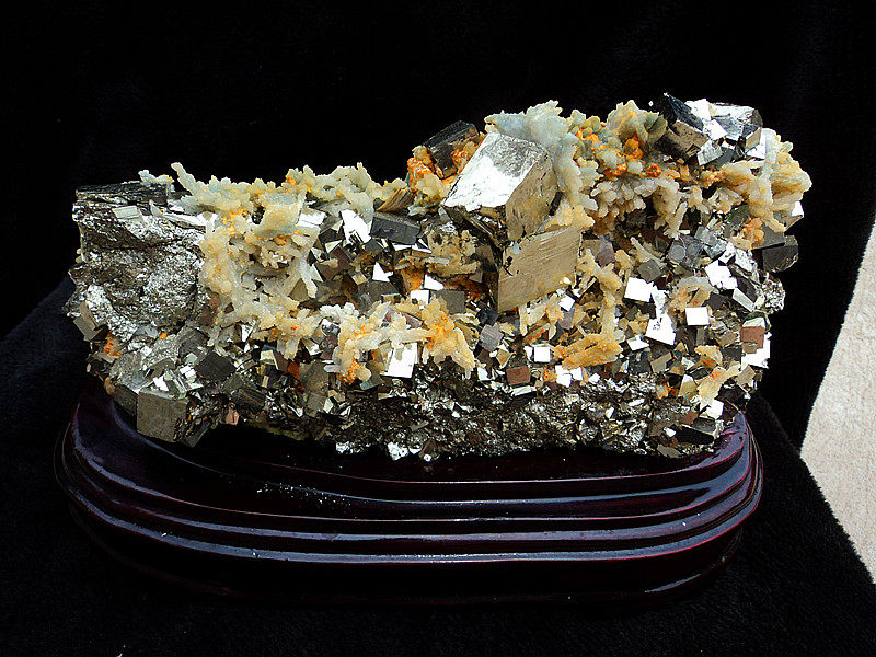 中国水晶矿石天然白水晶簇全包裹原矿石天然型成 点石成金摆件