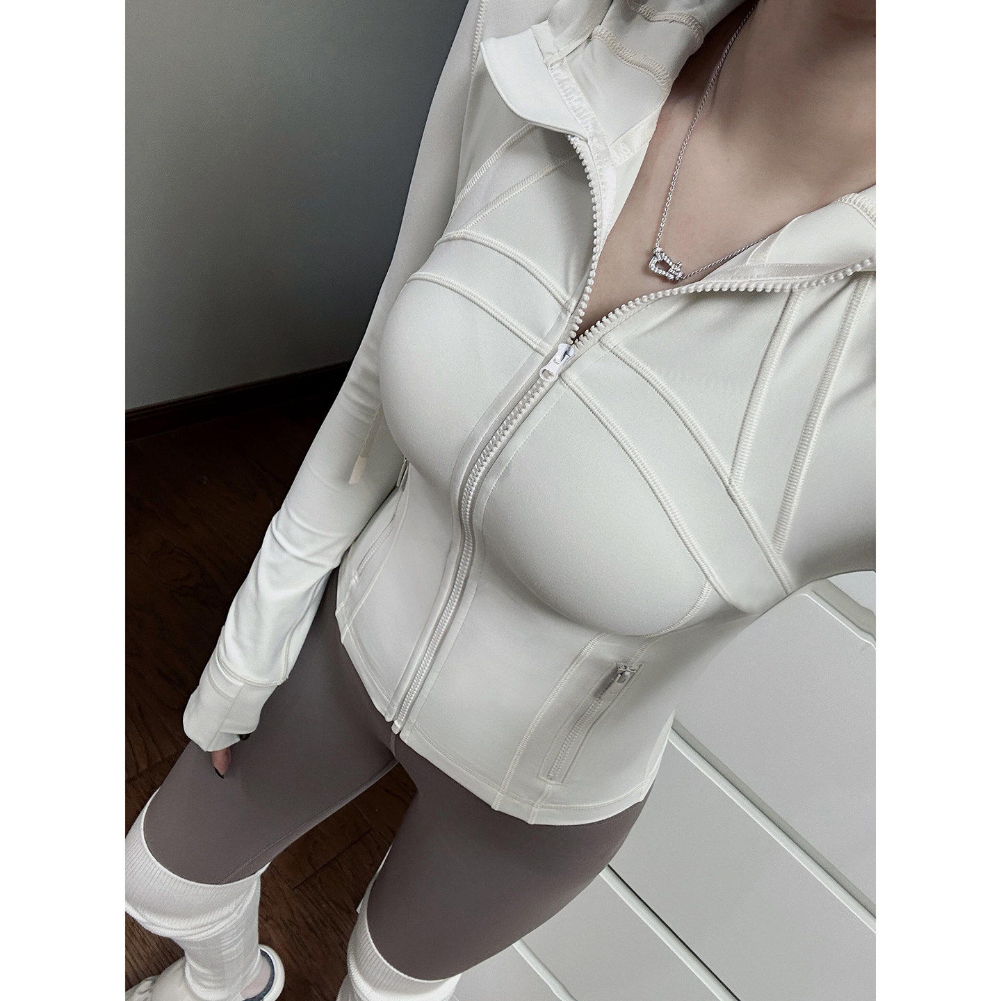 白色健身运动瑜伽服早春精致外套女款2026新款夏日防晒服春季上衣