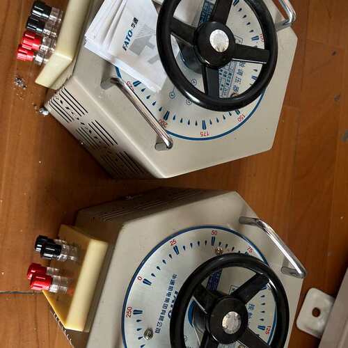 议价全新FATO华通接触调压器，型号TDGC-2，2KVA，输入