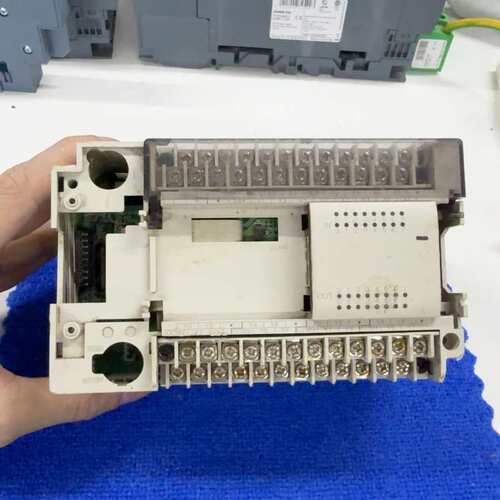 议价三菱PLC模块 FX2N-32ER 二手拆机
