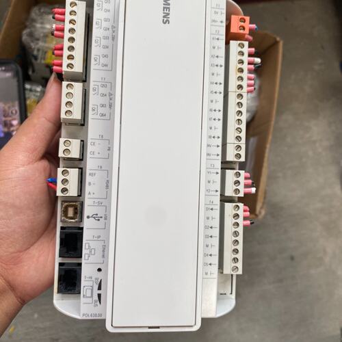 议价西门子POL638.00/STD控制器，拆机，功能正常，实物