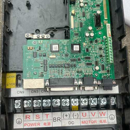 议价IS650PT045IUX汇川22KW驱动器，无上盖，外表成
