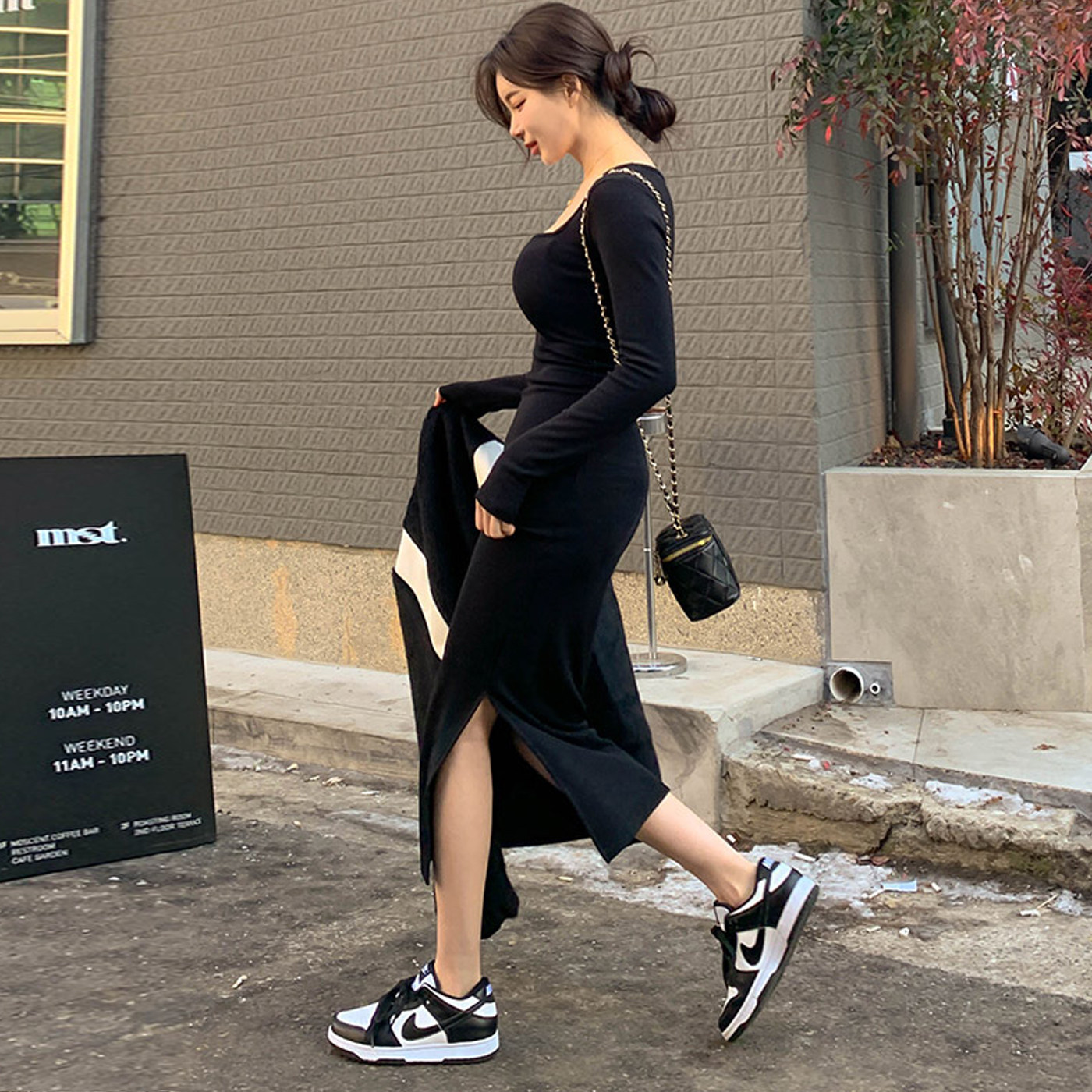 气质性感长袖方领连衣裙女2025秋新款内搭修身显瘦内搭打底长裙子