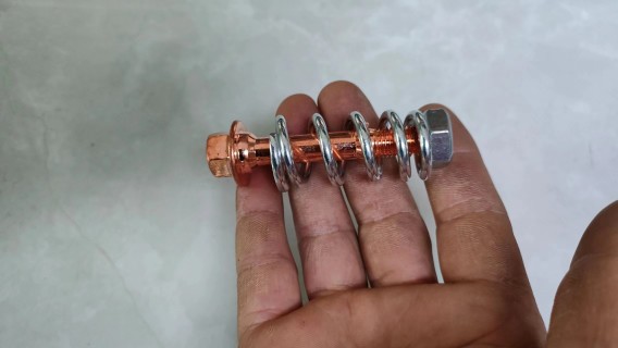 奥拓快乐王子江南奥拓五菱之光小康佳宝哈飞排气支管三元催化螺丝