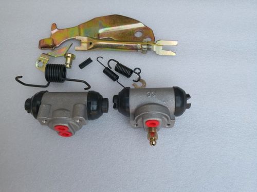 五菱荣光6407后刹车分泵刹车修理包五菱宏光后分泵宏光荣光通用