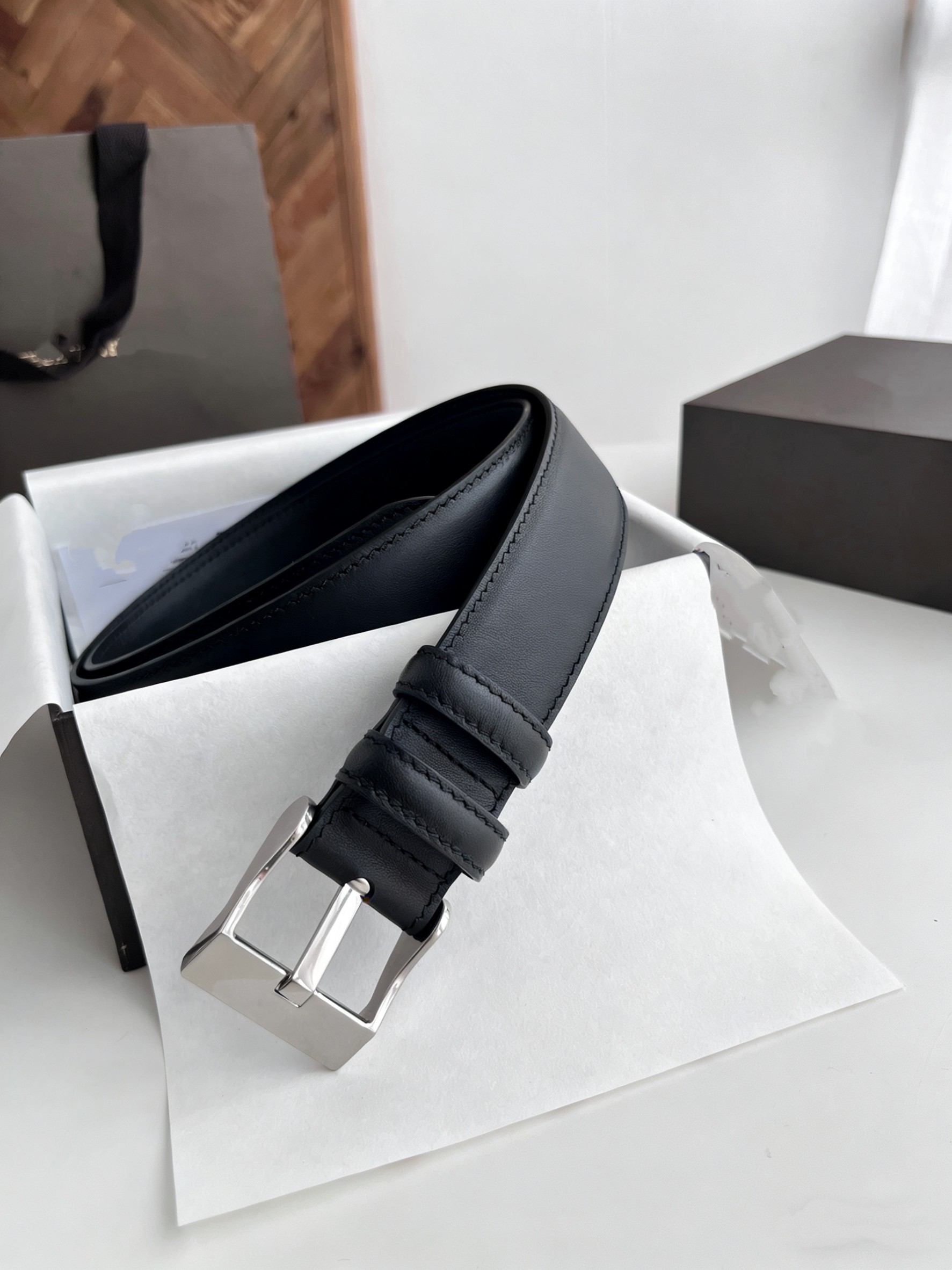 BV新款男士腰带商务正装皮带针扣青年简约双面头层牛皮裤带百搭